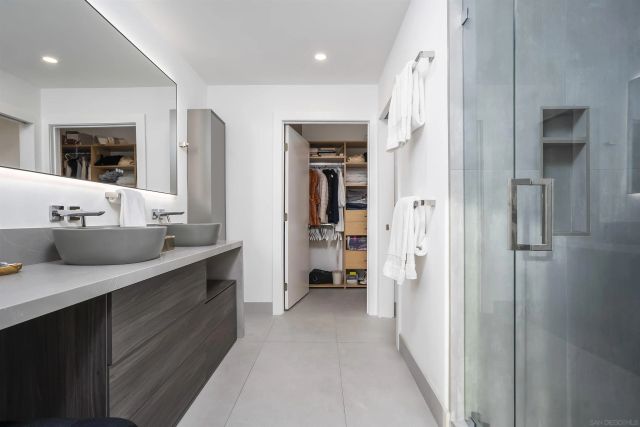 4134 Epanow, San Diego, CA 92117