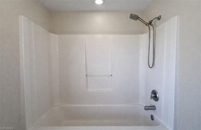 2010 NE 13th PL, Cape Coral, FL 33909