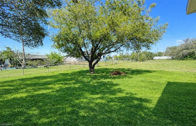 2010 NE 13th PL, Cape Coral, FL 33909