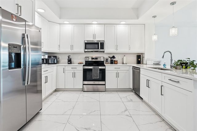 415 ISLAND WAY 204, Clearwater, FL 33767