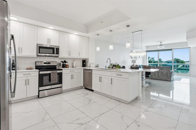 415 ISLAND WAY 204, Clearwater, FL 33767