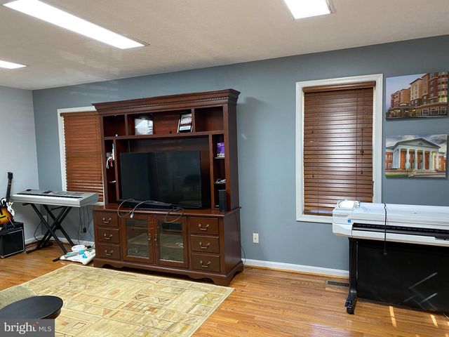 321 CAMBRIDGE ST, Fredericksburg, VA 22405