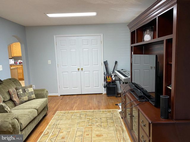 321 CAMBRIDGE ST, Fredericksburg, VA 22405