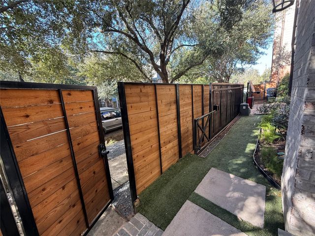 620 Rutland Street A, Houston, TX 77007