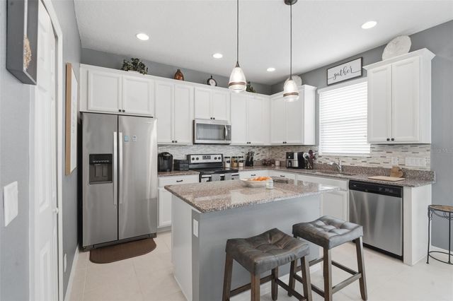 1226 E 10TH STREET, Apopka, FL 32703