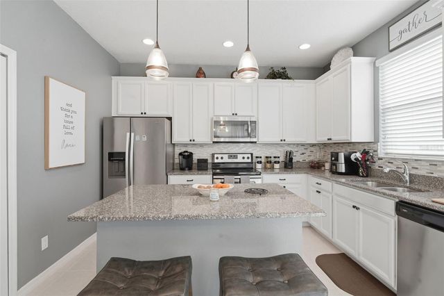 1226 E 10TH STREET, Apopka, FL 32703