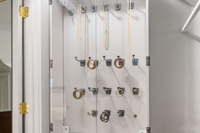 3246 Observatory Avenue, Cincinnati, OH 45208