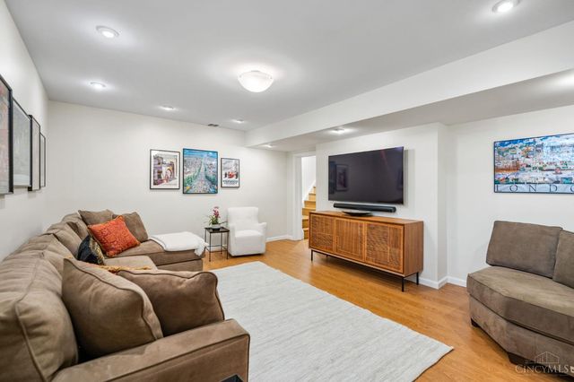 3246 Observatory Avenue, Cincinnati, OH 45208