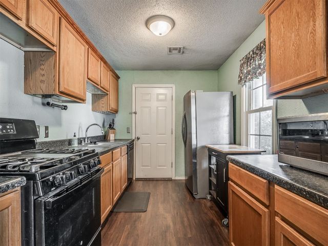 2028 Carlisle Road, The Village, OK 73120