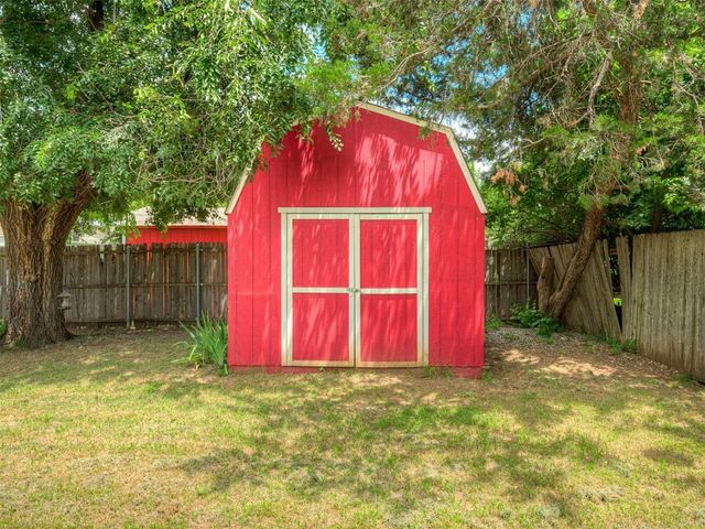2028 Carlisle Road, The Village, OK 73120