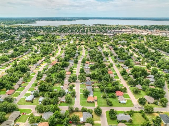 2028 Carlisle Road, The Village, OK 73120