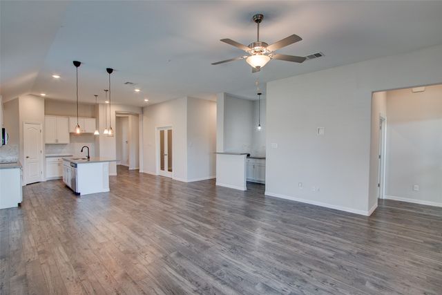 137 Rio Trinidad Drive, Fort Worth, TX 76120