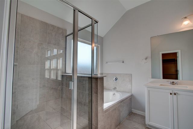 137 Rio Trinidad Drive, Fort Worth, TX 76120