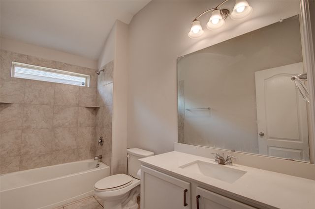 137 Rio Trinidad Drive, Fort Worth, TX 76120