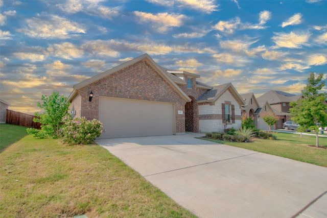 137 Rio Trinidad Drive, Fort Worth, TX 76120