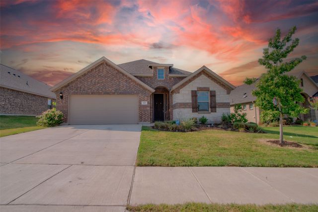 137 Rio Trinidad Drive, Fort Worth, TX 76120