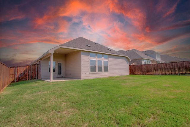 137 Rio Trinidad Drive, Fort Worth, TX 76120