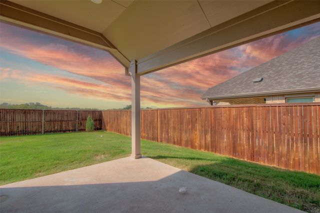 137 Rio Trinidad Drive, Fort Worth, TX 76120