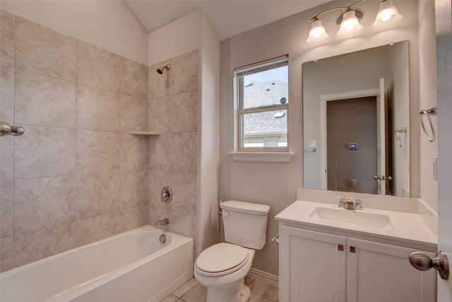 137 Rio Trinidad Drive, Fort Worth, TX 76120