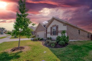 137 Rio Trinidad Drive, Fort Worth, TX 76120