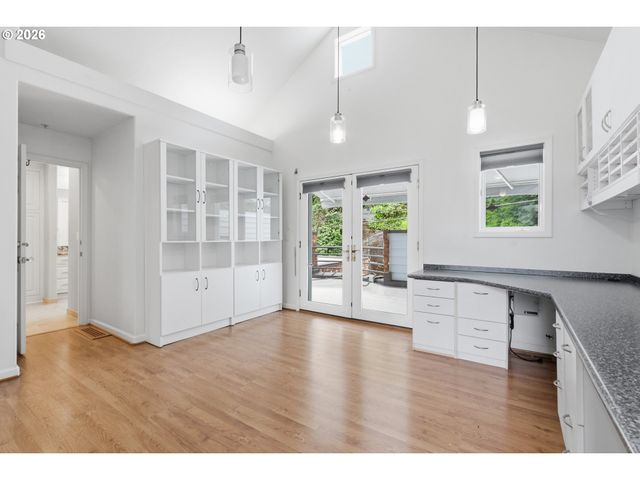 1923 Sw MARKET STREET Dr, Portland, OR 97201