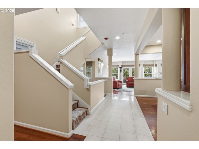 1923 Sw MARKET STREET Dr, Portland, OR 97201
