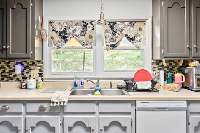 103 Oakview, Enterprise, AL 36330