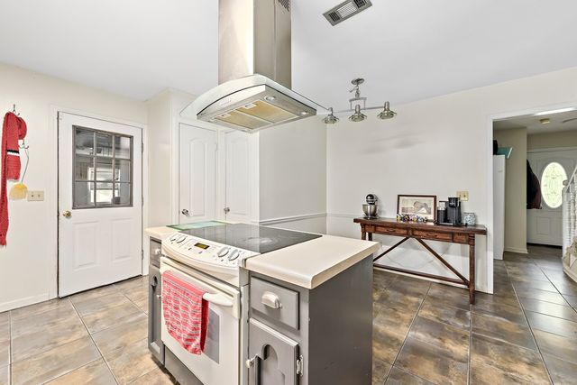 103 Oakview, Enterprise, AL 36330