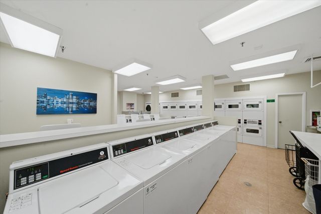401 E ONTARIO Street 2307, Chicago, IL 60611