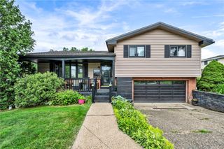 2 Eichelberger Dr, Robinson Twp, PA 15108