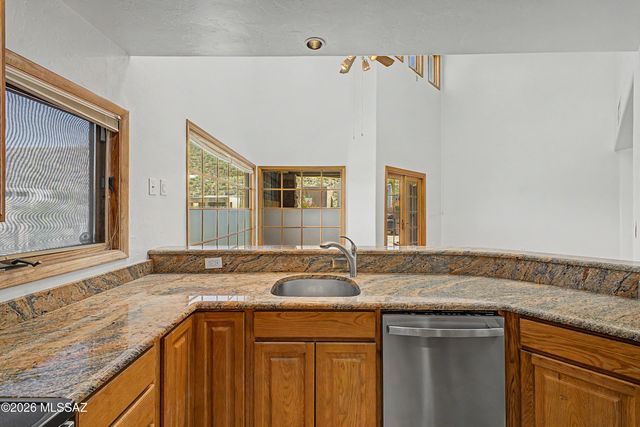 1383 W Tinna Place, Tucson, AZ 85745