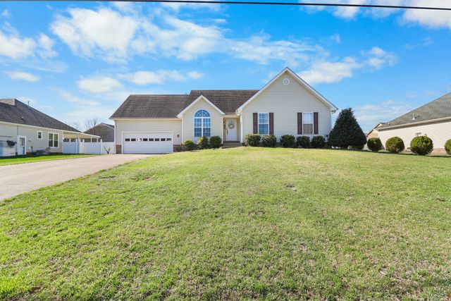 2355 Ellsworth Dr, Clarksville, TN 37043