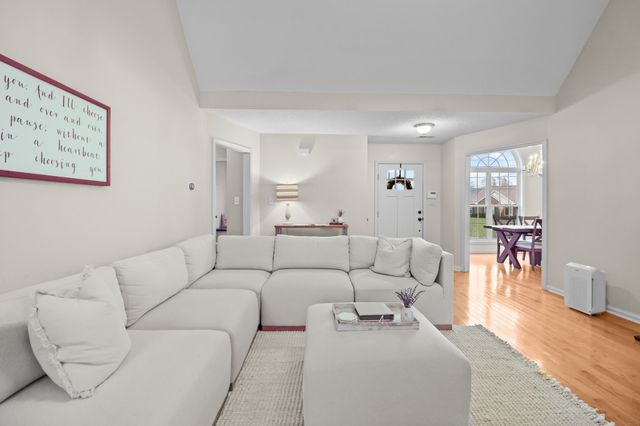 2355 Ellsworth Dr, Clarksville, TN 37043