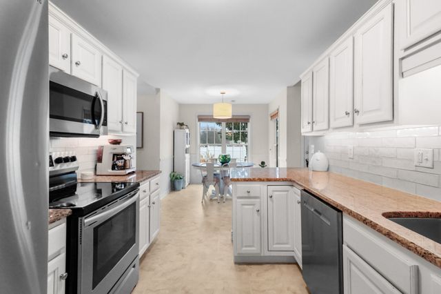 2355 Ellsworth Dr, Clarksville, TN 37043