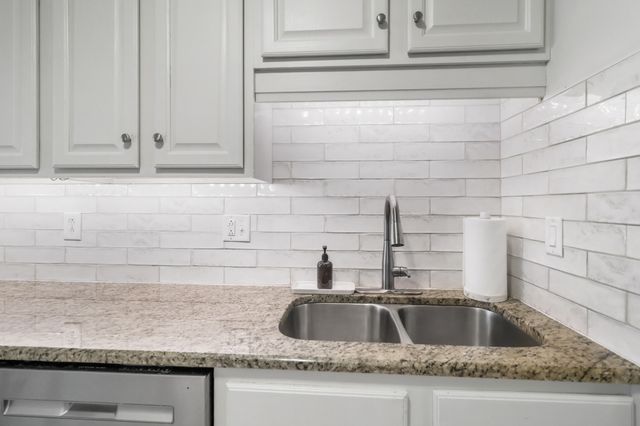 2355 Ellsworth Dr, Clarksville, TN 37043