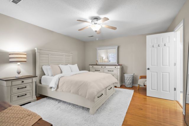 2355 Ellsworth Dr, Clarksville, TN 37043