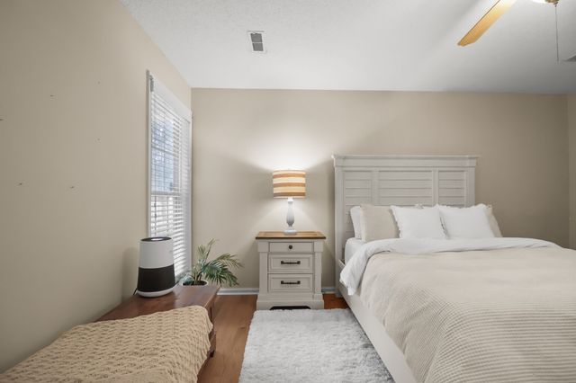 2355 Ellsworth Dr, Clarksville, TN 37043