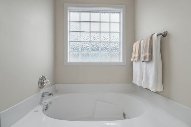 2355 Ellsworth Dr, Clarksville, TN 37043