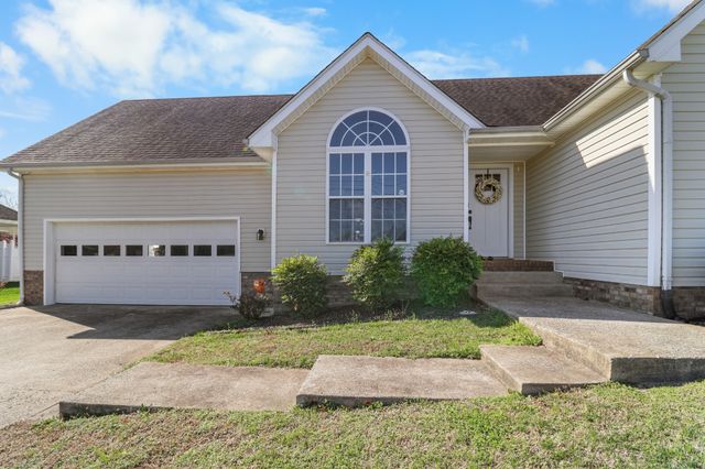 2355 Ellsworth Dr, Clarksville, TN 37043