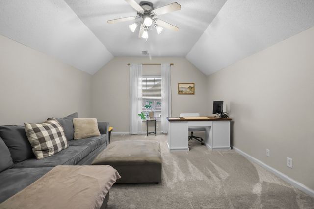 2355 Ellsworth Dr, Clarksville, TN 37043