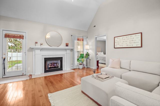 2355 Ellsworth Dr, Clarksville, TN 37043