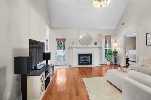 2355 Ellsworth Dr, Clarksville, TN 37043