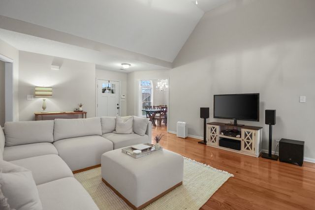 2355 Ellsworth Dr, Clarksville, TN 37043