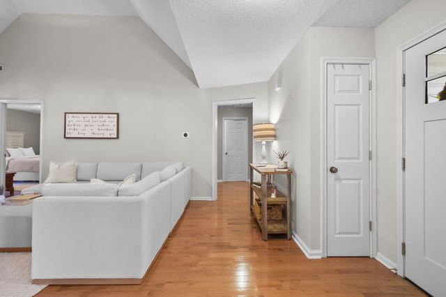 2355 Ellsworth Dr, Clarksville, TN 37043