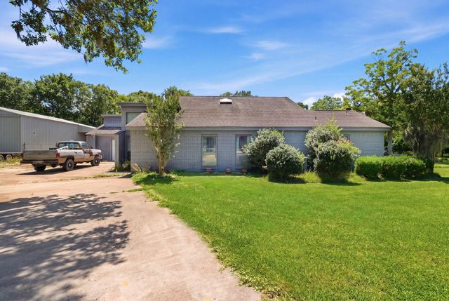 151 Tweedy Lane, Sweeny, TX 77480