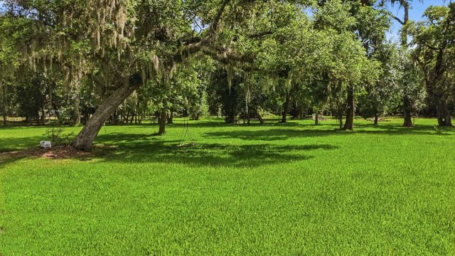 151 Tweedy Lane, Sweeny, TX 77480