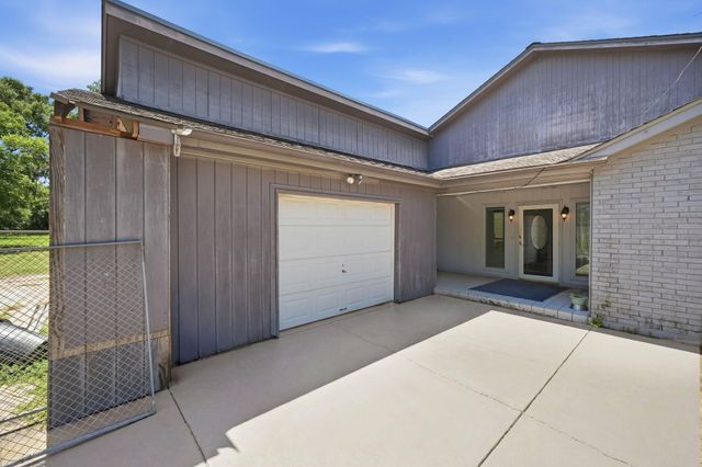 151 Tweedy Lane, Sweeny, TX 77480