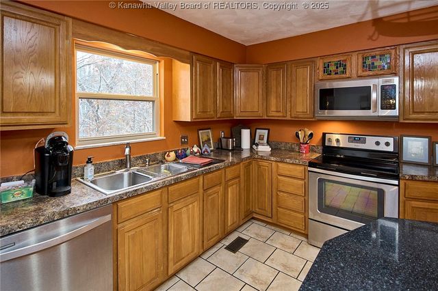 820 Gordon Drive, South Charleston, WV 25303