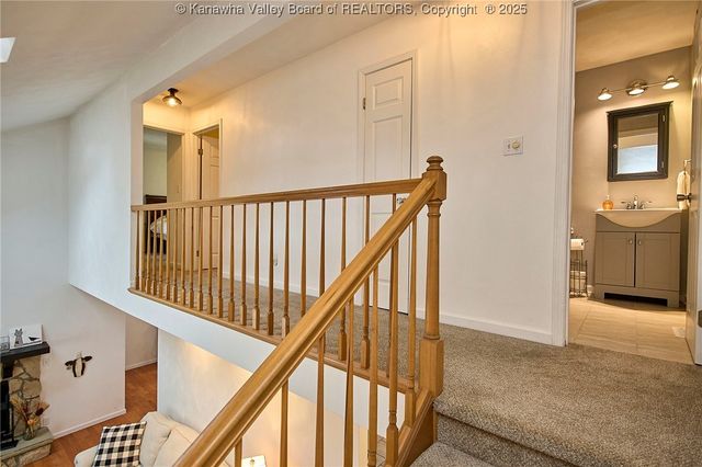 820 Gordon Drive, South Charleston, WV 25303