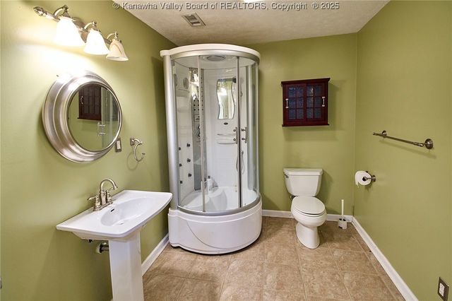 820 Gordon Drive, South Charleston, WV 25303